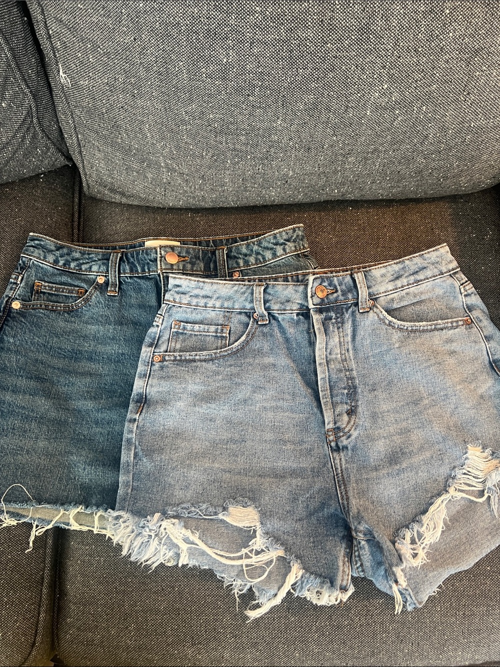 Set 2 distressed denim shorts (1 price)